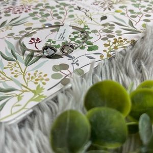 NWT Raquel rhodium with griege and black crystal adjustable bracelet